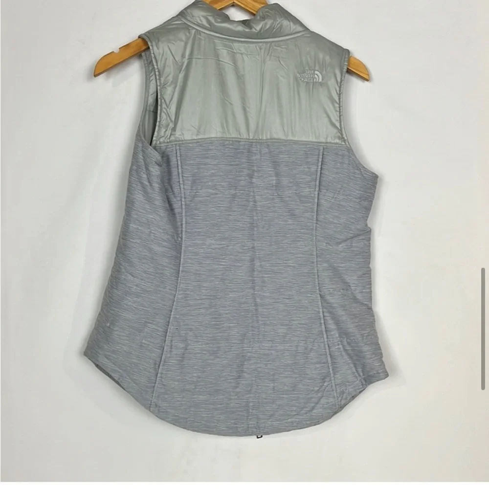 The North Face Pseudio Gray Multi Full Zip Sleeveless Vest. - Picture 3 of 3